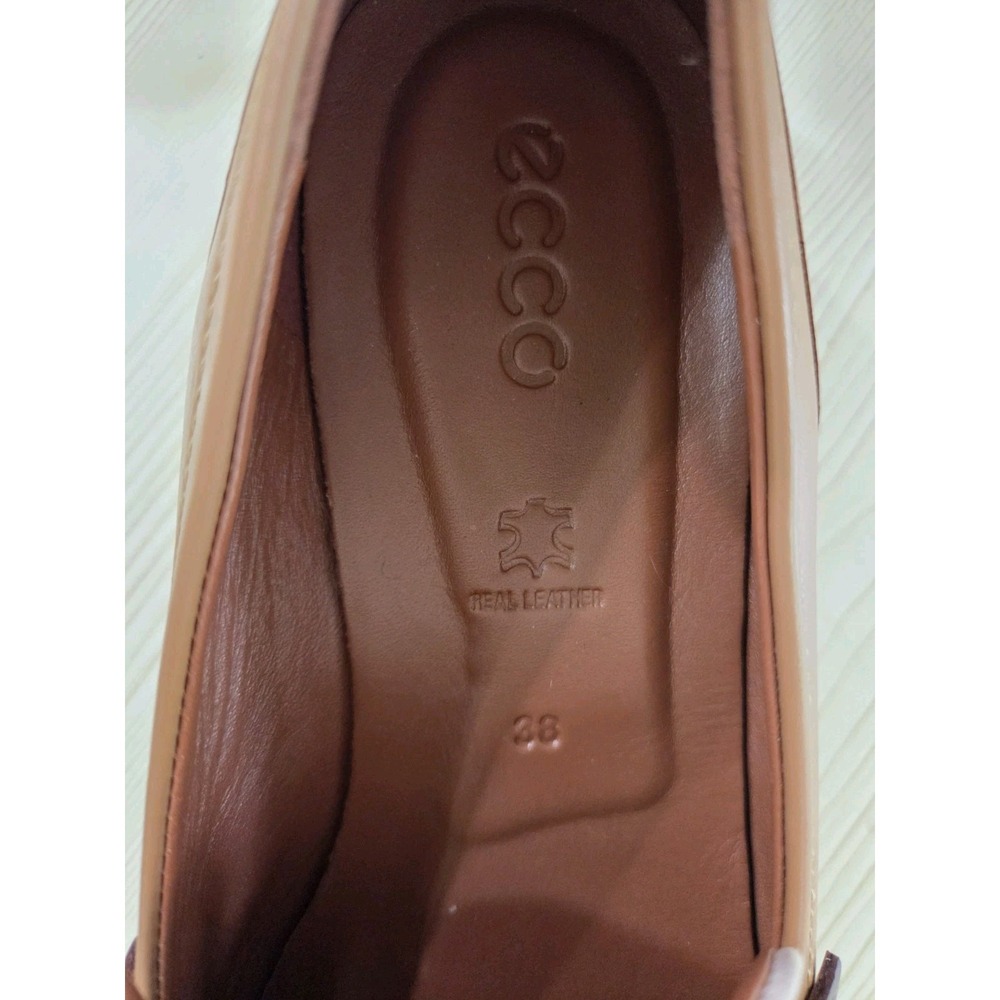 Elegant Leather Burgandy and Cream Loafers - Picture 9 of 10